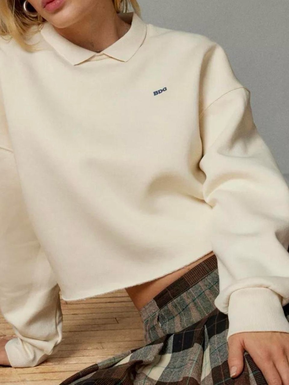 BDG Cream Cropped Collar Sweatshirt